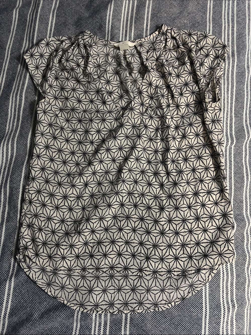 H&M Black & White Geometric Short Sleeve Blouse